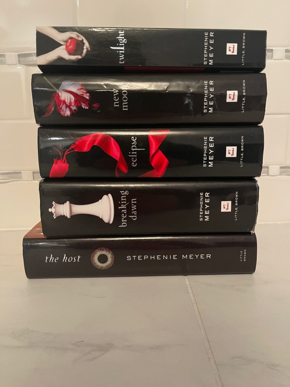 Book Set Twilight Series + The Host. All in good Condition.